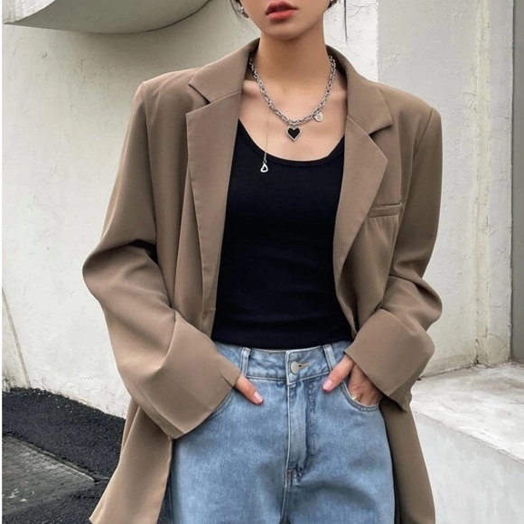 Vintage Tan Oversized Blazer - Picture 2 of 14